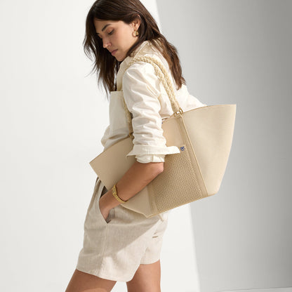Women's Beach Bag in Meringue | Rothys Bags